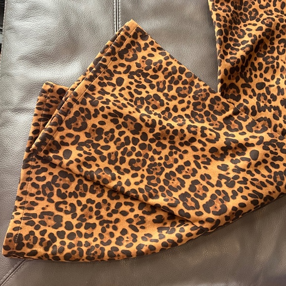 NWT Blank NYC On The Prowl Faux Suede Flare Pants Stretch Leopard Black Brown 31 - Picture 8 of 12